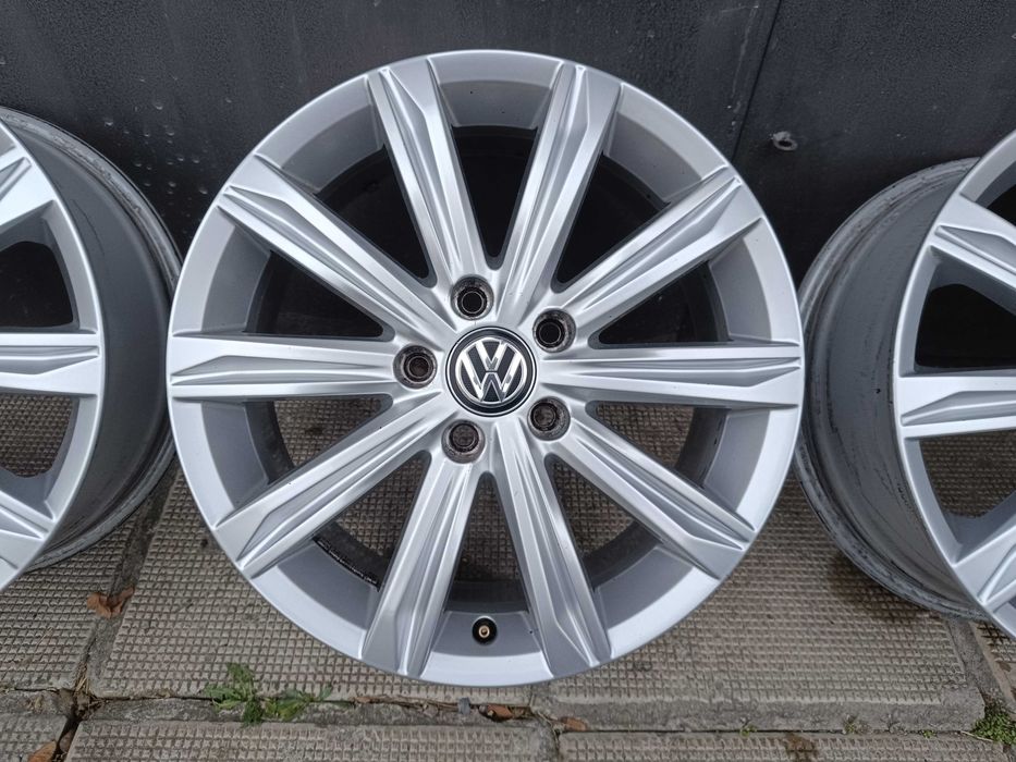 ОРИГИНАЛНИ джанти 17' цола 5x112 ФОЛКСВАГЕН / VW Touran GOLF 57,1 ET52