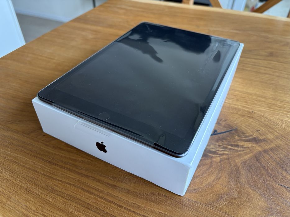iPad 8 Като Нов Space Gray