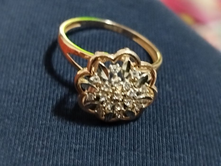 Продам золотое кольцо