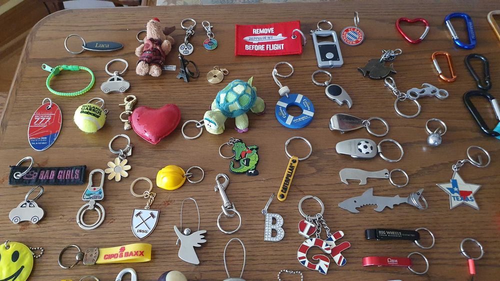 Колекция ключодържатели 336 + 71 връзки за ключове