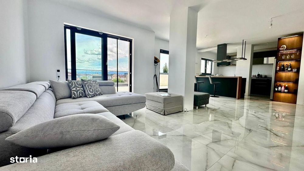 Apartament tip penthouse cu terasa mare - Turnisor