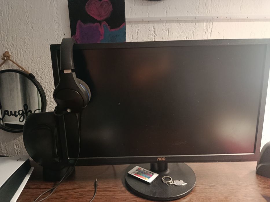 Monitor AOC 144 hz 1 ms in stare foarte buna pentru ca l am folosit foarte putin