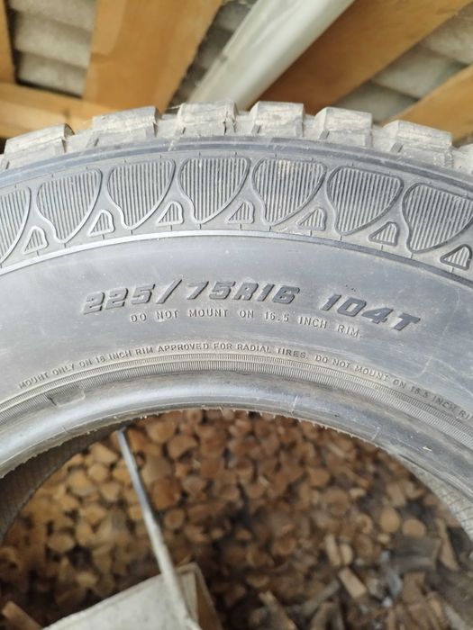 Vînd doua cauciucuri offrod,225/75/16.