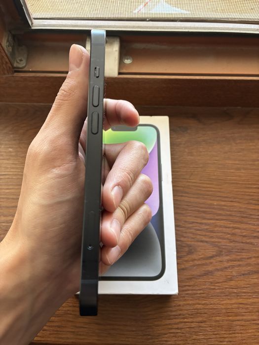 Продам Iphone 14