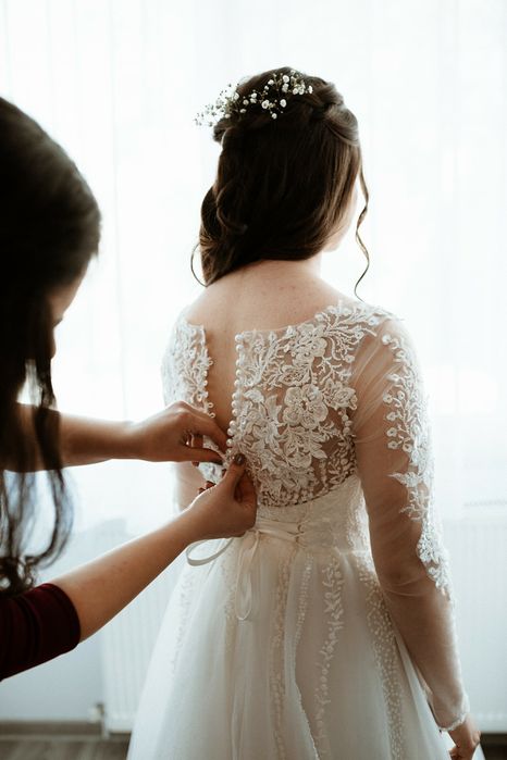 Rochie mireasa albă