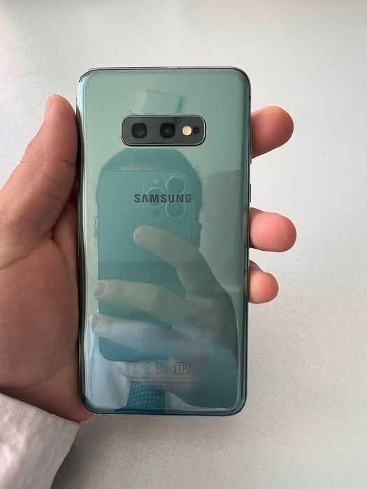 Samsung s 10 e holati 10/8 aybi shisha almashganda  havo qolgan