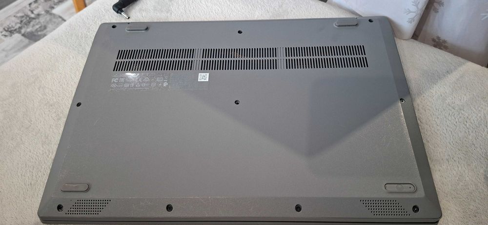 Продавам изгоден лаптоп Lenovo