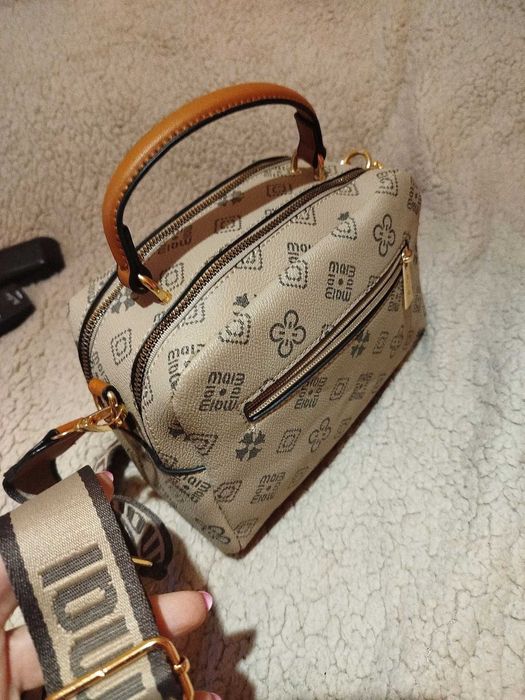 Удобна чанта с две отделения