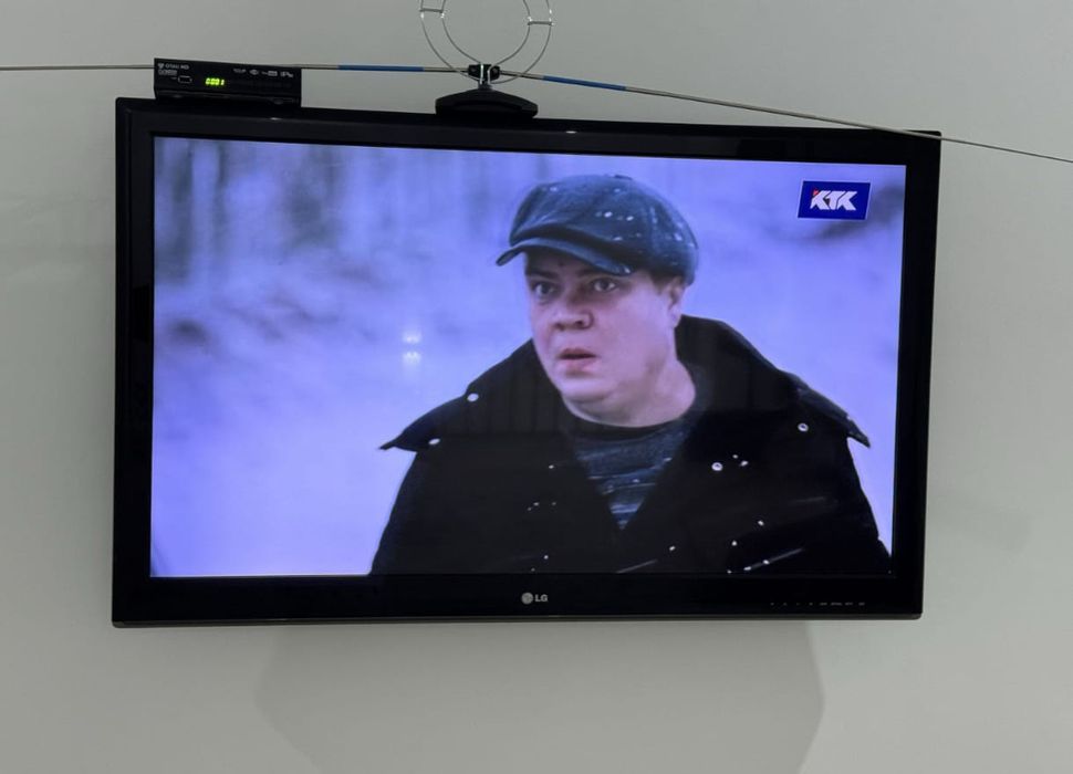 Смарт телевизор LG 106 см WiFi YouTube
