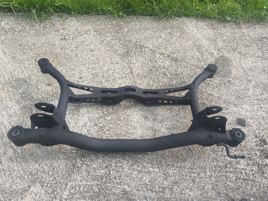 Punte spate Volkswagen Passat B6/ jug cadru spate Volkswagen Passat B6