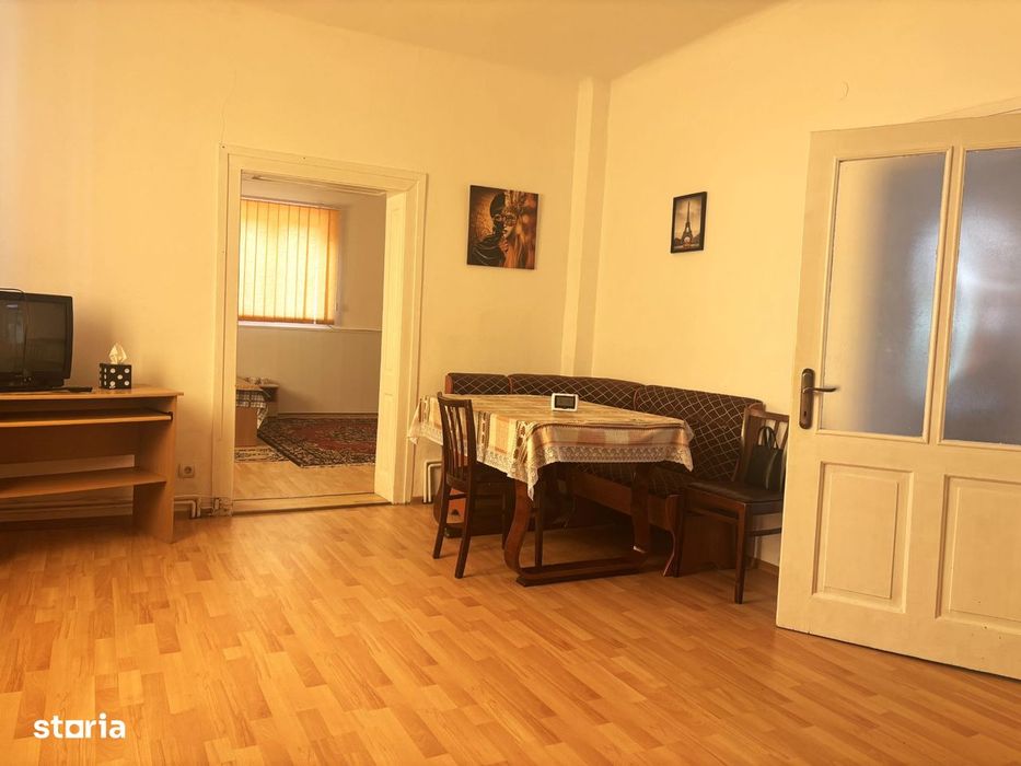 Apartament la casă, 2 camere, zona Lupeni