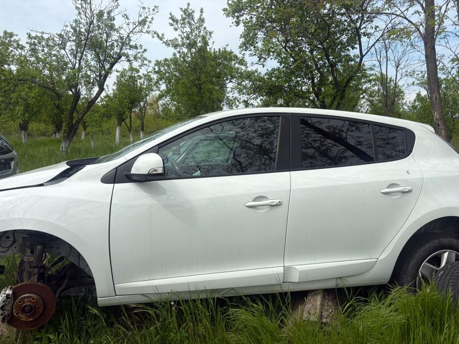 Dezmembrez Renault Megane3 2014 diesel 15 DCI