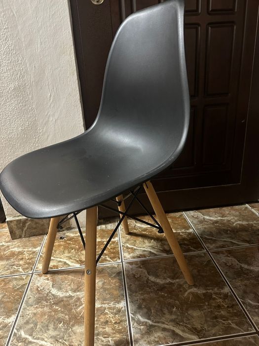 6 scaune plus masa !