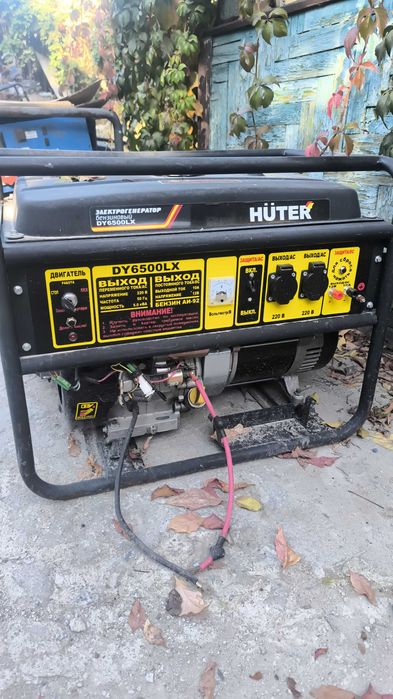 Продам б.у. бензиновый генератор Huter 5 кВт.
