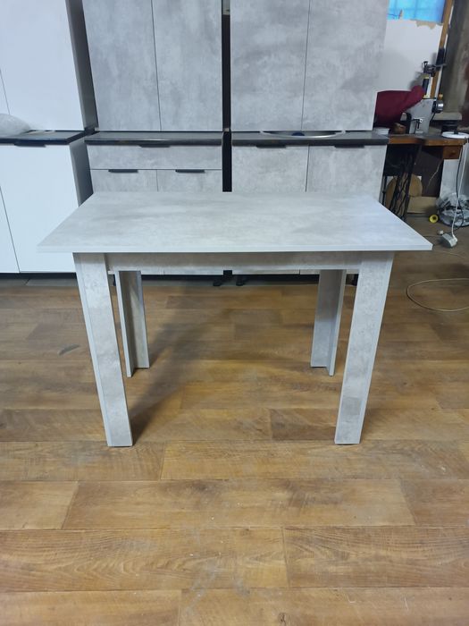 Кухонные столы новые