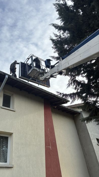 Услуги с автовишка , рязане на дървета , улици , обшивки , реклами,