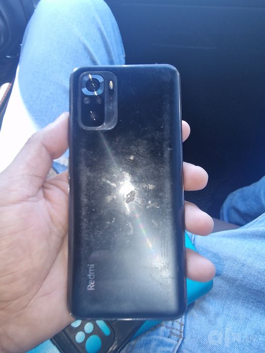 Редми сотилади холати яхши ишлаши зур
