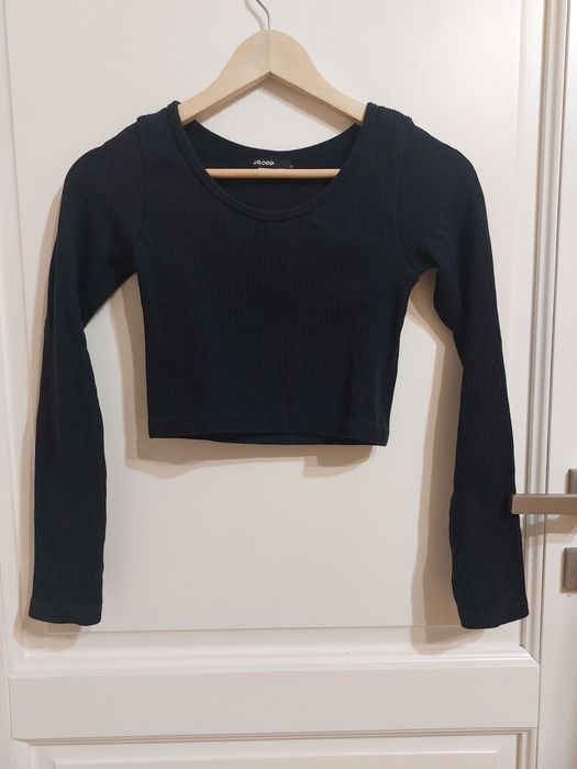 Top Cropp negru scurt