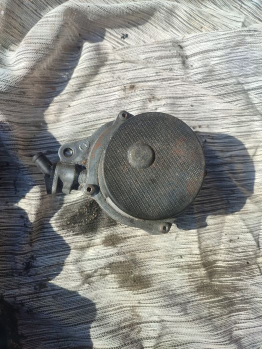 Вакум помпа bmw 3.0d M57 218к.с.