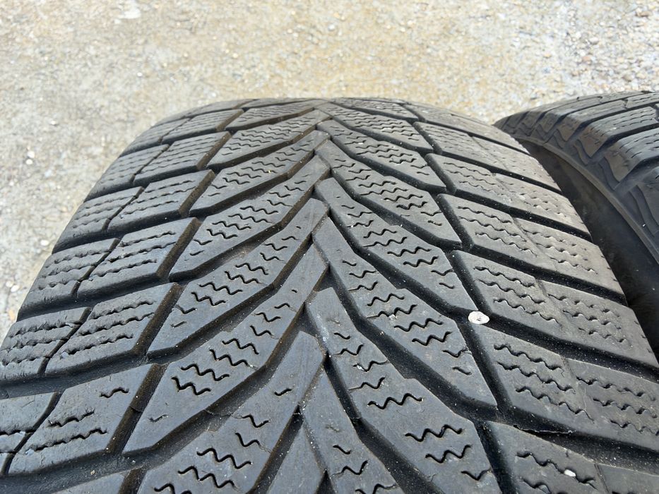 4бр. ЗИМНИ Гуми С Борд 235/65R/17 -NEXEN- DOT:3422- 7.5мм.+4.6мм.