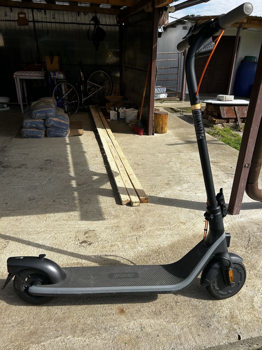 Trotinetă electrică ninebot E2 plus