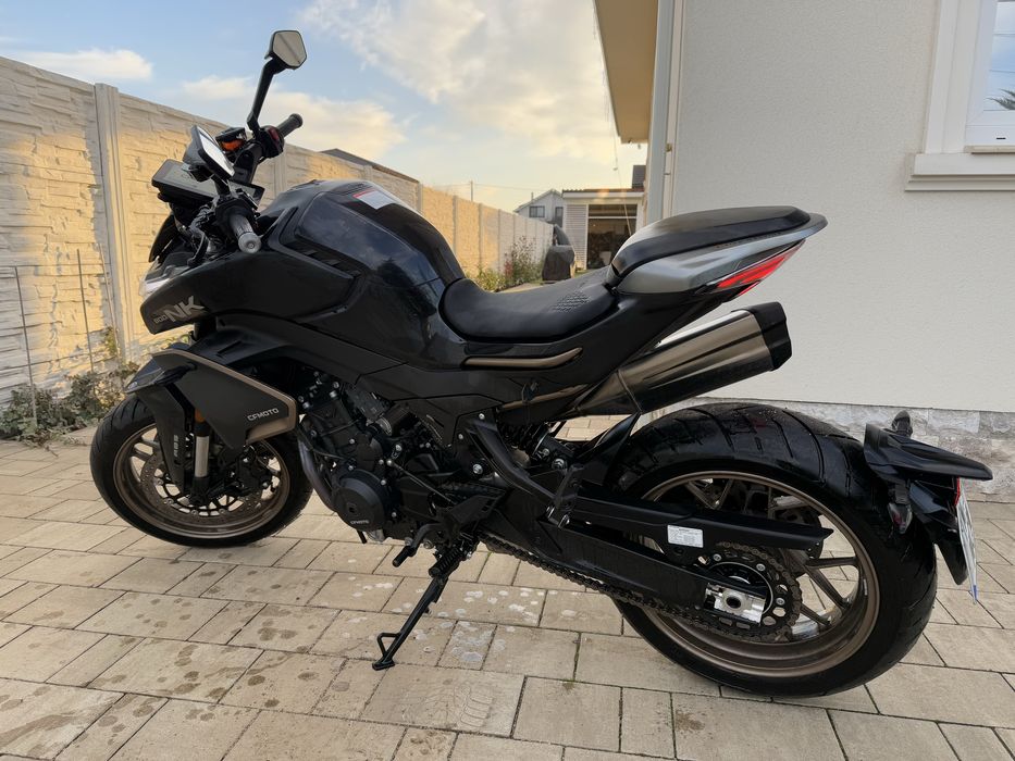 Cf moto 800 NK..