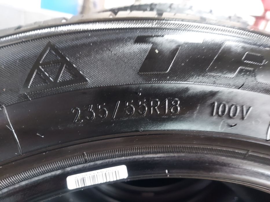 Шина 235/55 R18 Triangle