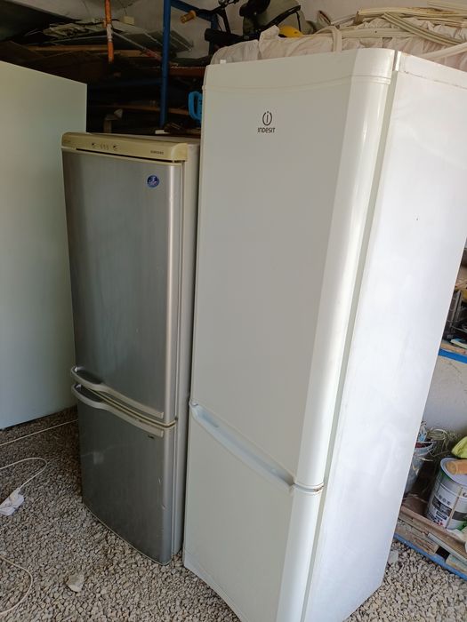 Продам 5 рабочих холодильников .