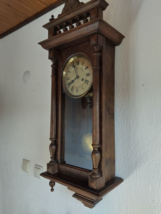 Стари стенни часовници