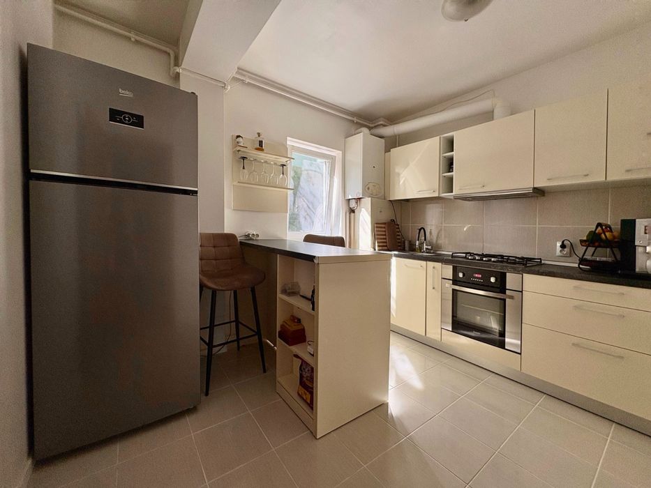 Direct proprietar | 2 camere | decomandat | Shopping City | Parcare inclusa