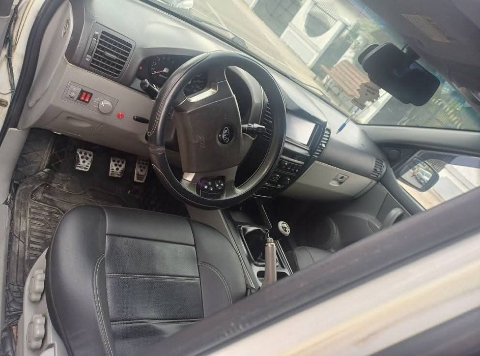Kia sorento 2.5 disel.4x4 4x2 stare buna fara fiscal 1400euro schimb