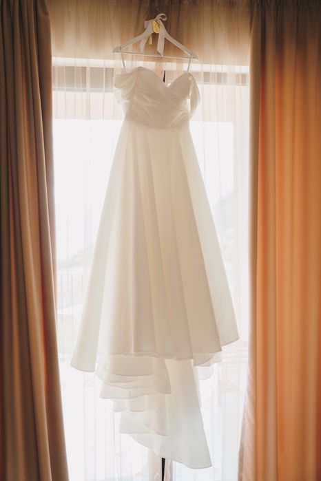 Сватбена булчинска рокля