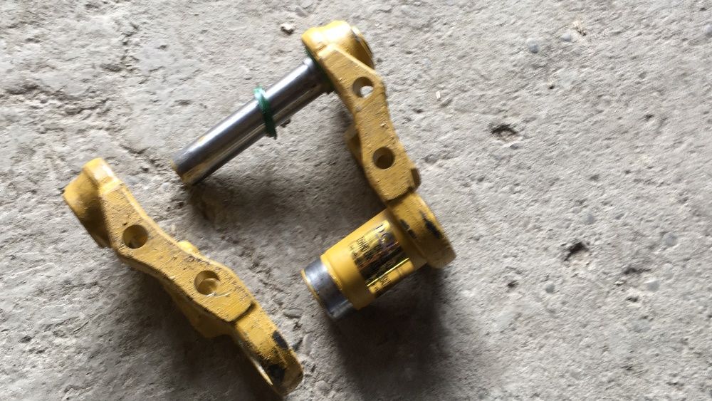 Zale de rep. pt. lanturi de Buldozere si Excavatoare pe stoc