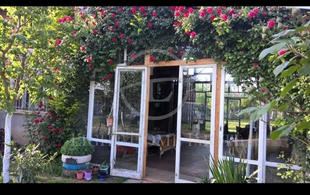 Реф. 3526 Къща с два декара двор с. Правище