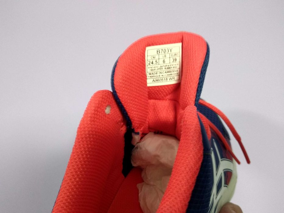 Нови детски Asics 39 номер