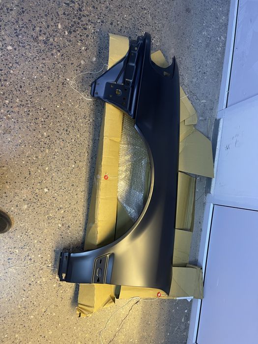 Audi 100 левое крыло