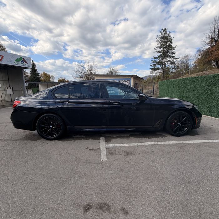 BMW 740i G12 2019 година