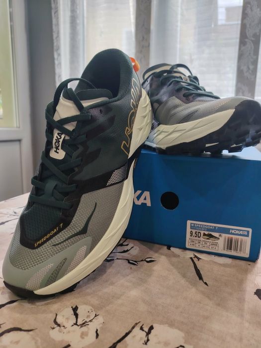 H O K A     Speedgoat 7