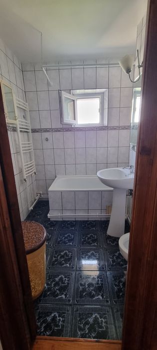 Proprietar ofer spre închiriere  apartament 2 camere micro 17