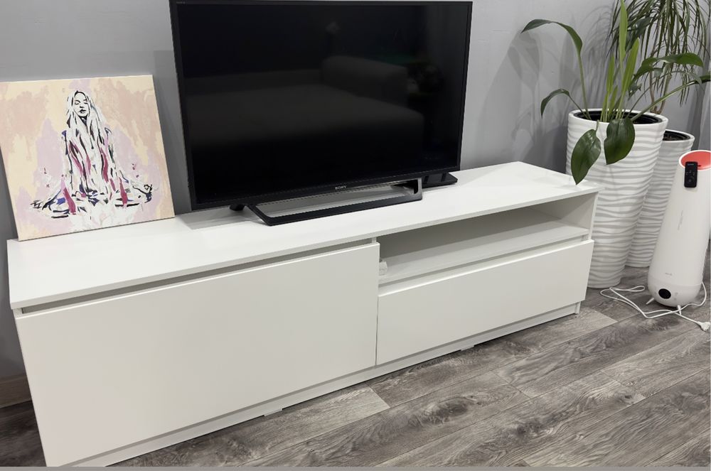 Продам тумбу под ТВ