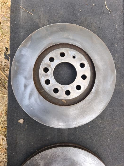 Комплект предни спирачни апарати с дискове за Ауди А4 Б6/Б7 (3.0TDI)