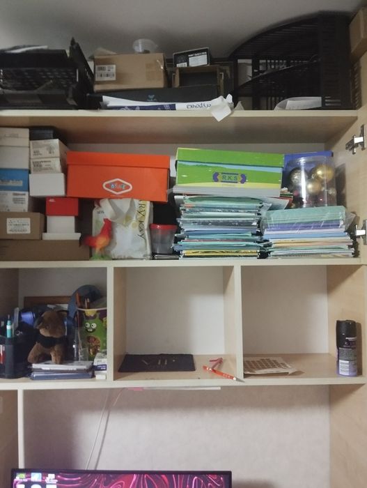 Продам  стол со шкафчиками