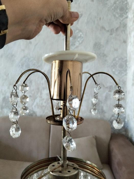 Продаётся люстра