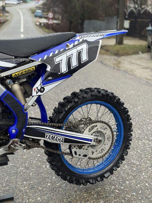 Yamaha YZ450-F .
