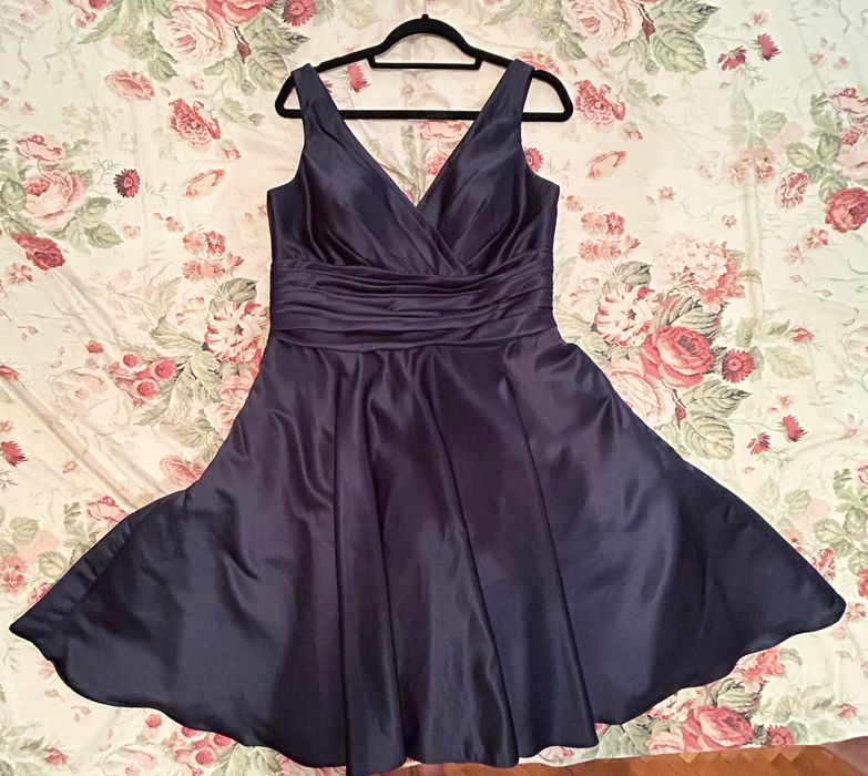 Rochie elegantă bleumarin de ocazie