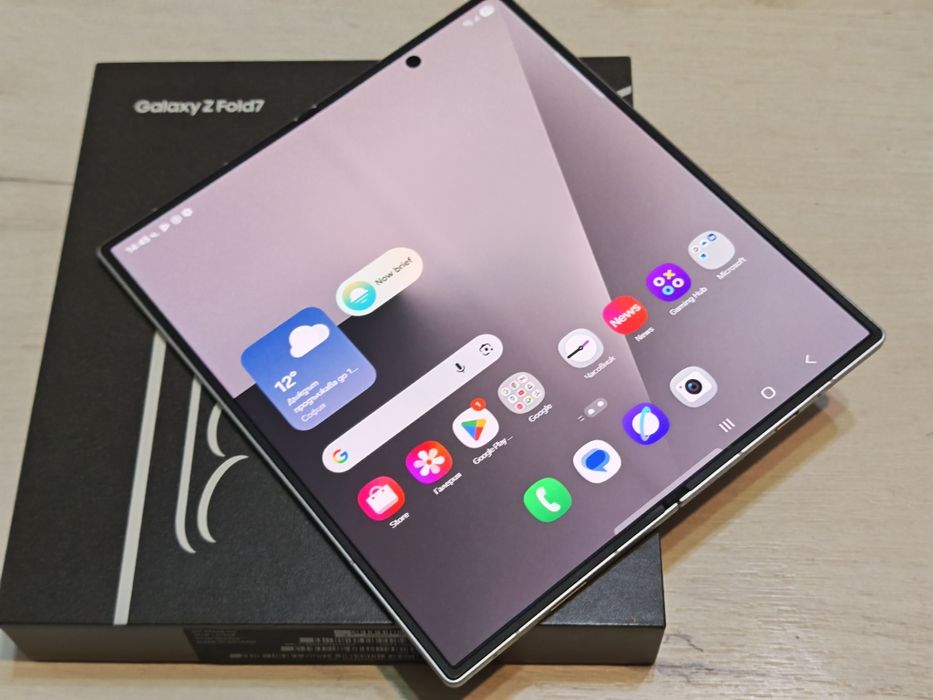 Като нов Samsung Galaxy Z Fold7 256 GB Гаранция