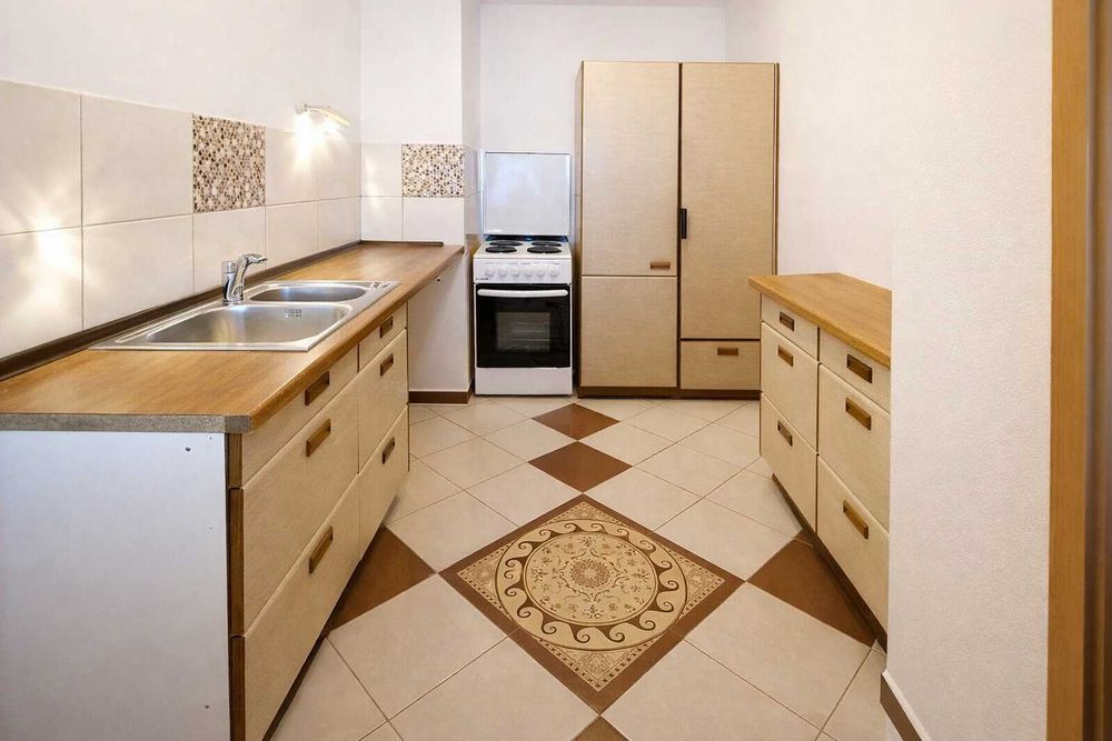 Дава се под наем Тристаен апартамент в София, Хиподрума - 96 кв.м за 670 € - Снимка #1