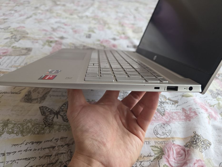 Лаптоп Hp-pavilion 15 AMD Ryzen 7 5700U