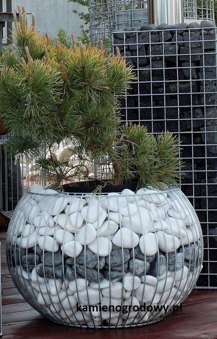 Вазон из галка камен