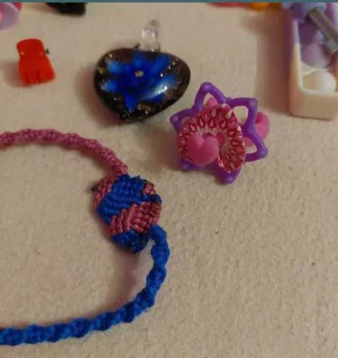 Set bijuterii/ jucarii lucrate manual